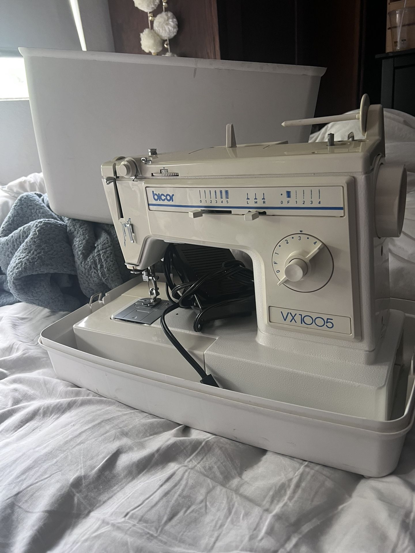 Brother / Bicor VX1005 Sewing machine