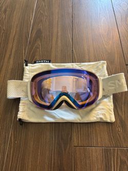 Ski/snowboard goggles