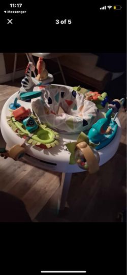 Baby entertainment seat