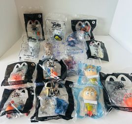 McDonald’s Happy Meal 15 LOT Varirty toys Avengers, Space Jam,Scooby-Doo,Lebron