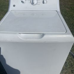 Washer For Sale Whirlpool 2 Years Old  Working Good 220 