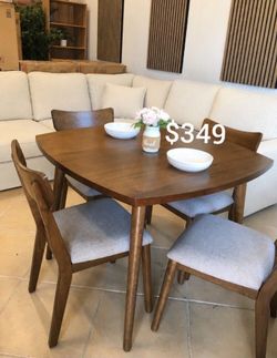 Gorgeous‼️ 5-Pc Dining Table Set Walnut Finish