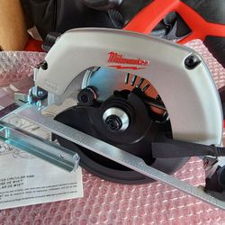 Milwaukee Circular Saw 