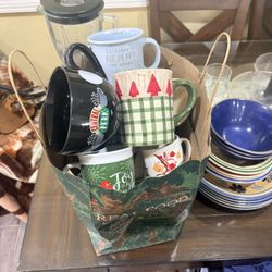 Kitchen Blender Plates Mugs Cups Ceramic Dinnerware Lot Bundle 