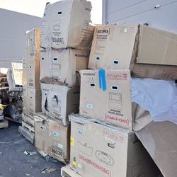 B0101-B/N WOODBRIDGE 67" Contemporary Freestanding Acrylic Air Bubble Soaking Bathtub with Brushed Nickel and Drain