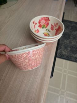 *** FREE-  Bowls