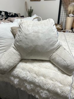 Nestl Medium Reading Pillow