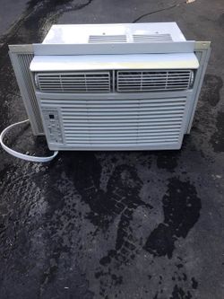 Very nice Frigidaire air conditioner