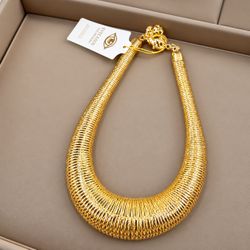 Elegant Gold-Tone Woven Mesh Statement Collar Necklace – Bold Luxury-Inspired Jewelry
