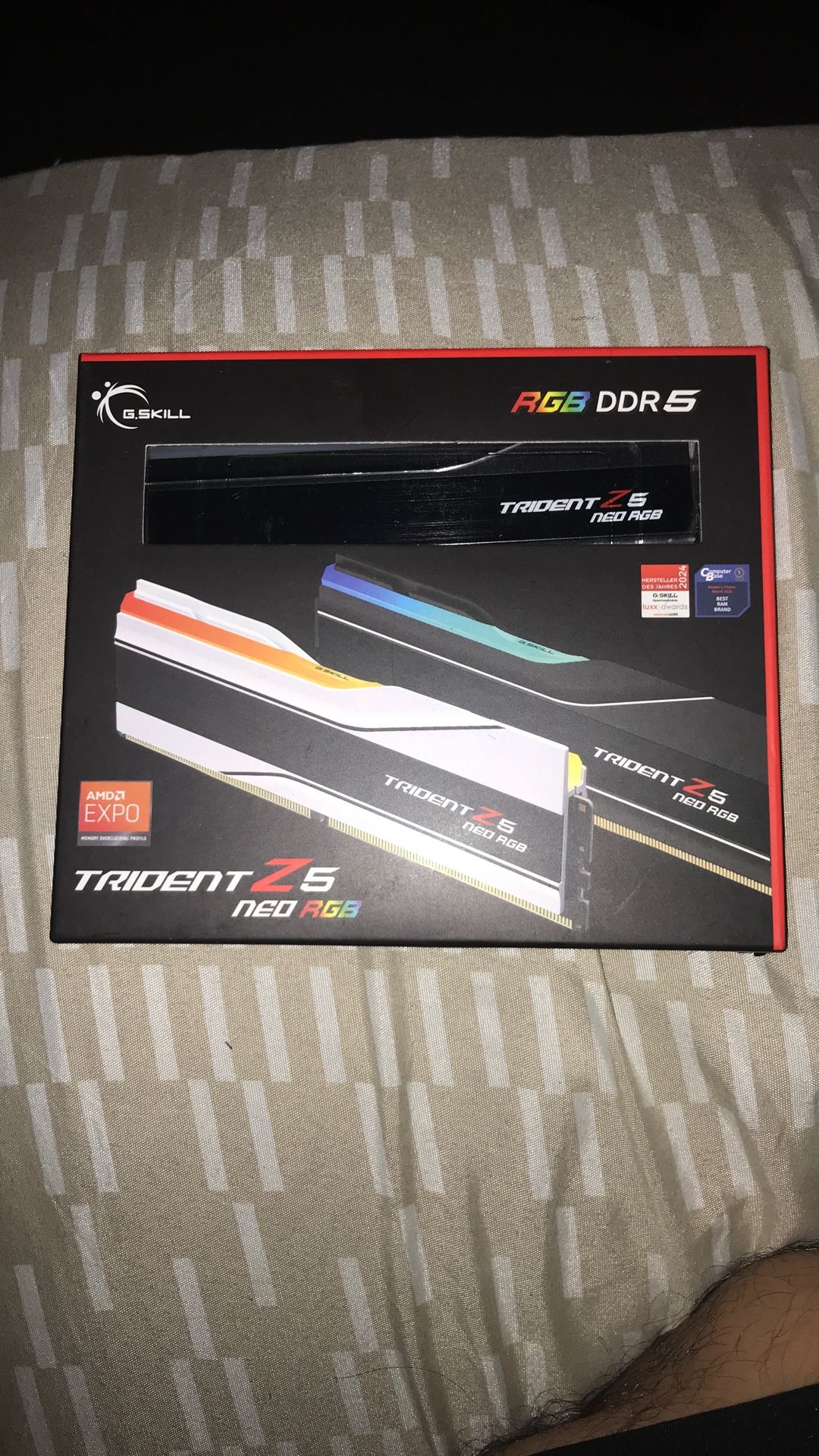 TRIDENT Z5 NED RGB