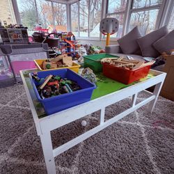 Table Train Table set With Tracks And Train Carts