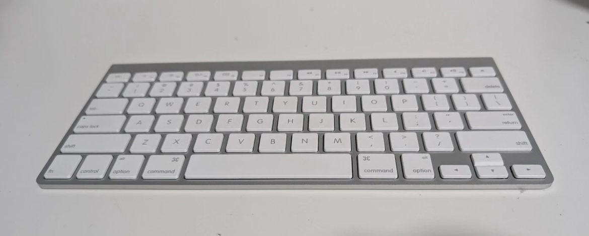GENUINE Apple Wireless Bluetooth Keyboard A1314 Mac Aluminium