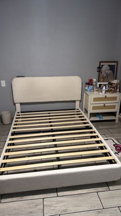 Full size bed base along with bedside table/ base cama full con su mesa de noche