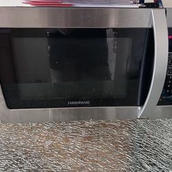 Moving sale!! Faberware Large Microwave!