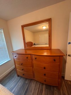 Queen bedroom set