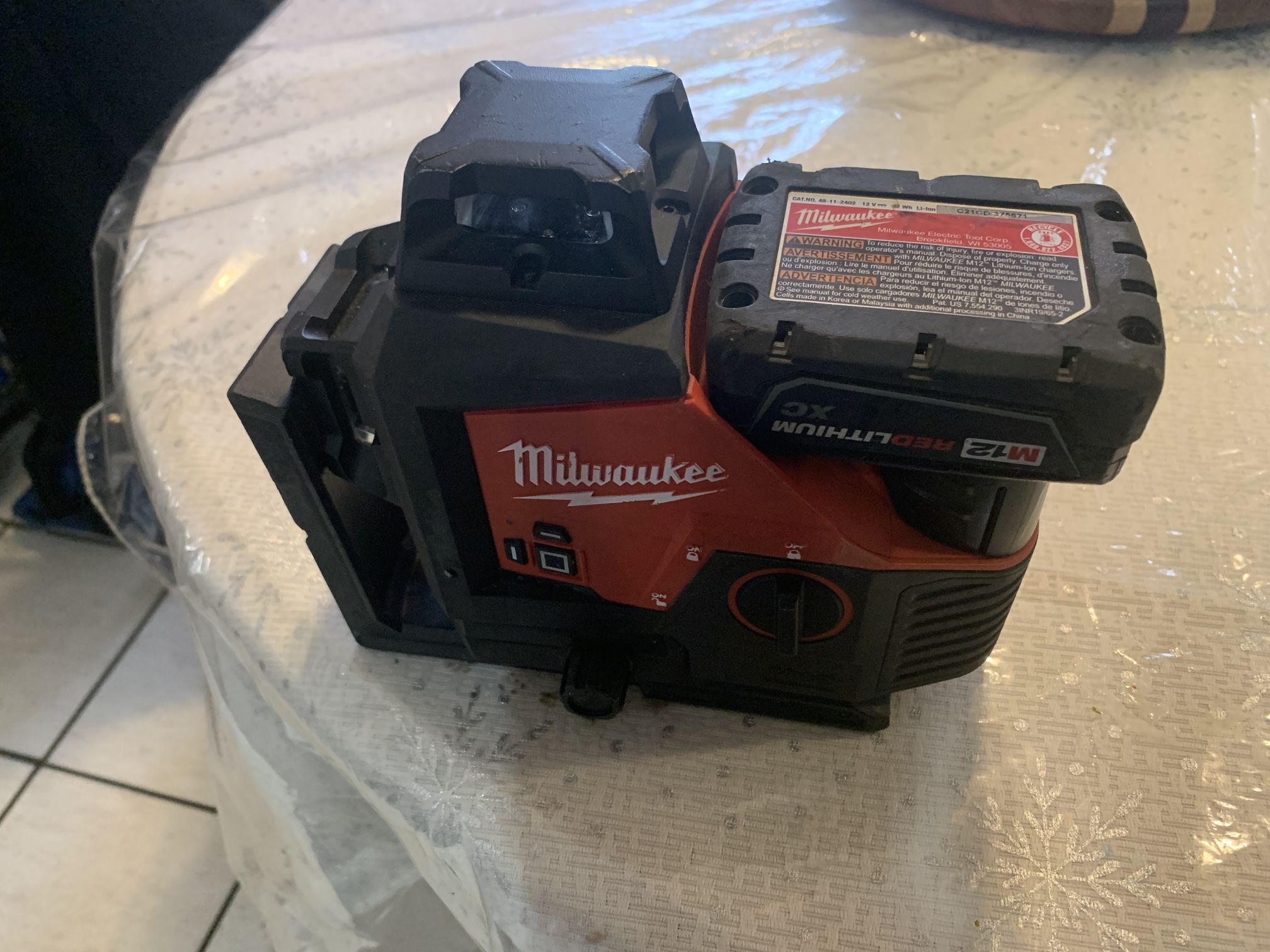 M12 Millwakee Green Láser Comes With Batery And Charger