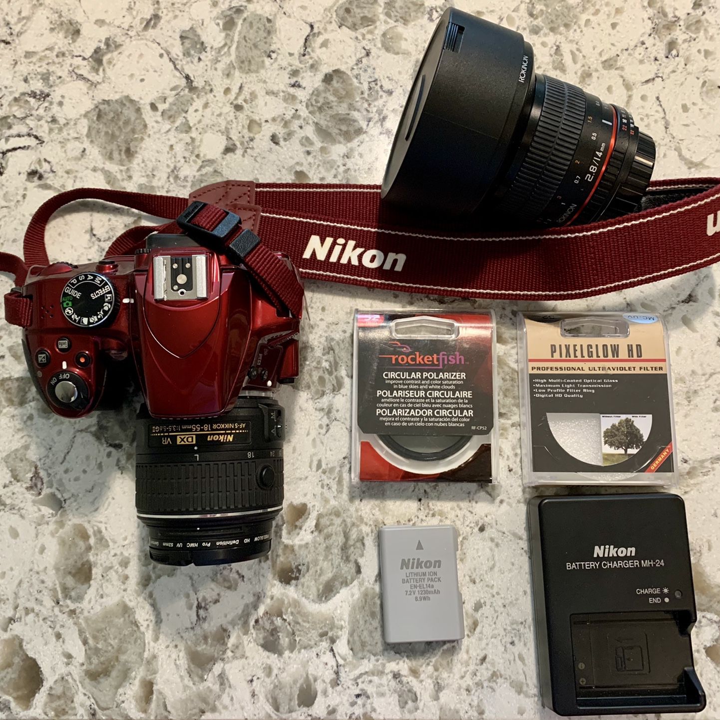 Nikon D3300, Carrying Bag, Accessories
