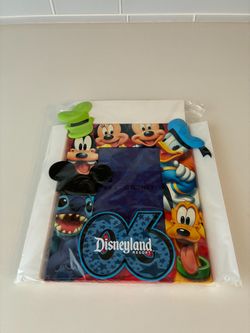 Disneyland Resort 2006 Disney Characters Photo Frame