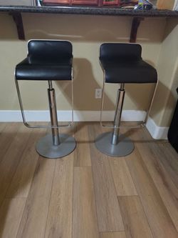 Set of 2 Modern Leather Adjustable Swivel Bar Stools – Chrome