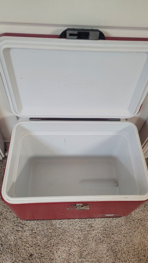 Ice Chest for Sale in Selma, CA OfferUp