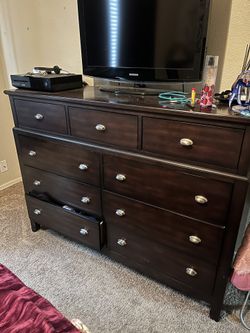 Queen Bedroom Furniture