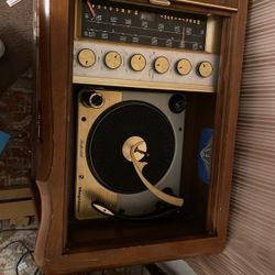 Magnavox 