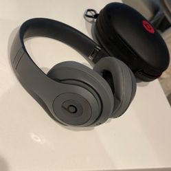 Beats Solo3 Wireless Headphones – Matte Black