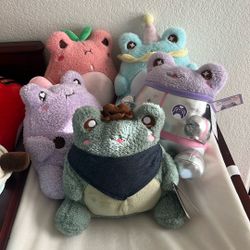 Set Of 5 Round 1 Wawa Plushies