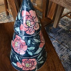 VarEesha Hand-Made Red Roses Green Ceramic Christmas Tree