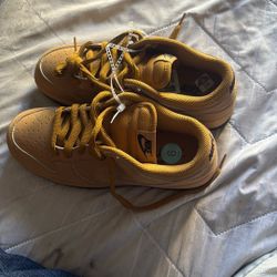 Nike Dunk Low Retro SE Wheat Gum  Size 6  New Don’t Got The Box 