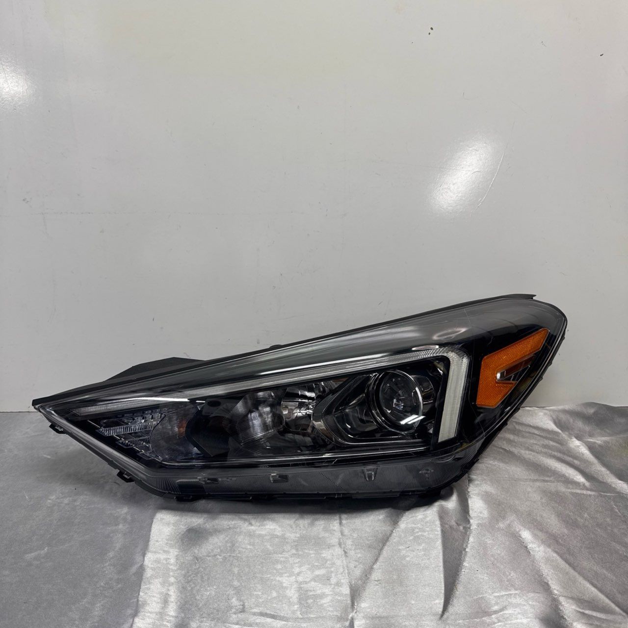 2019 2020 2021 Hyundai Tucson Headlight Halogen Driver Side Tyc