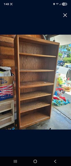 Shelves / Bookshelf