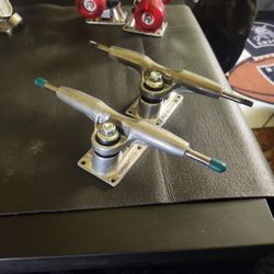 Skateboard Trucks 