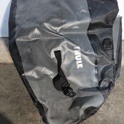 Thule Waterproof Bike Panniers – Set of 2