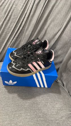 Little girls adidas samba size 9k (9c)
