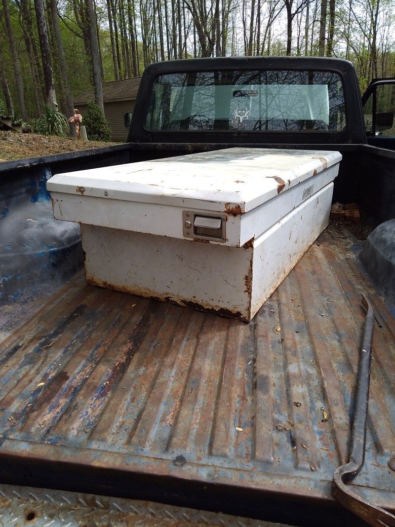 DELTA. PAYLOAD BIG TOOL BOX. 30 INCHES. BY. 72 INCHES. 16. Inches. Deep