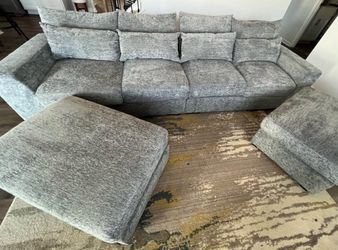 Grey Modular Sectional Sofa. 2 ottomans