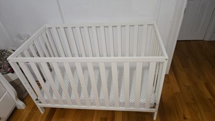 4 in 1 Convertible Crib, White, Mattress Included