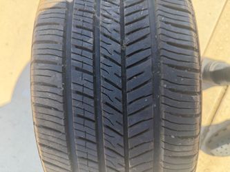 Used Car Tire with Good Tread