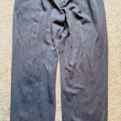 Roundtree & Yorke Easy Care 38 x 32 Gray Men’s Pleated Dress Pants; 100% Polyster