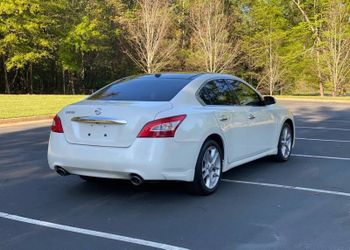 Excellent condition 11 Nissan Maxima S