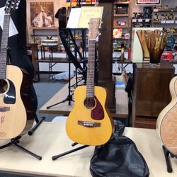 Yamaha Acoustic Guitar FG Junior JR1 Includes gig bag