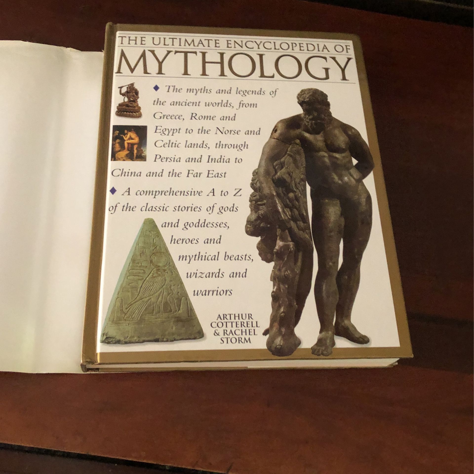 Book-The Ultimate Encyclopedia Of MYTHOLOGY 