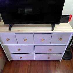 8-Drawer Dresser – Lightweight & Spacious