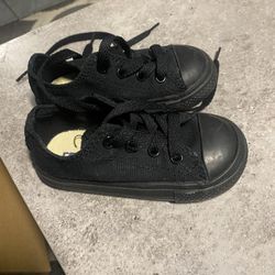 Boys Converse Size 6