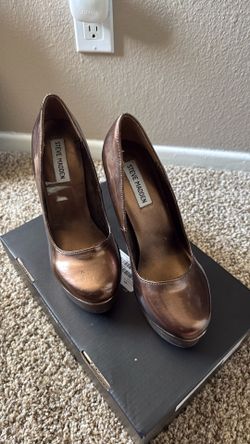 Steve Madden bronze pumps size 7