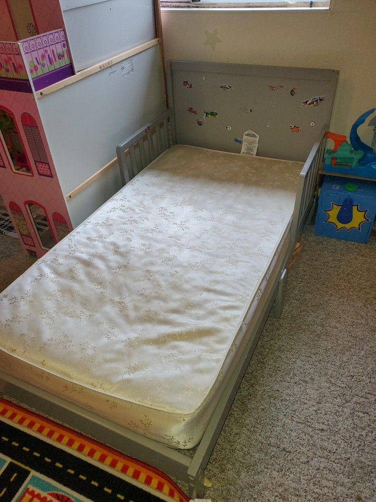 Toddler Bed With Mattress 