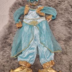 Gillian Closet Aladdin Halloween Costume
