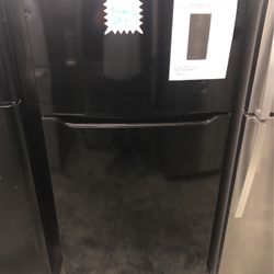  New Frigidaire Black Refrigerator 18.3 Cu 