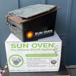 Sun Oven Solar Appliance - Off Grid Cooking - Sun Ovens International Good Cond.